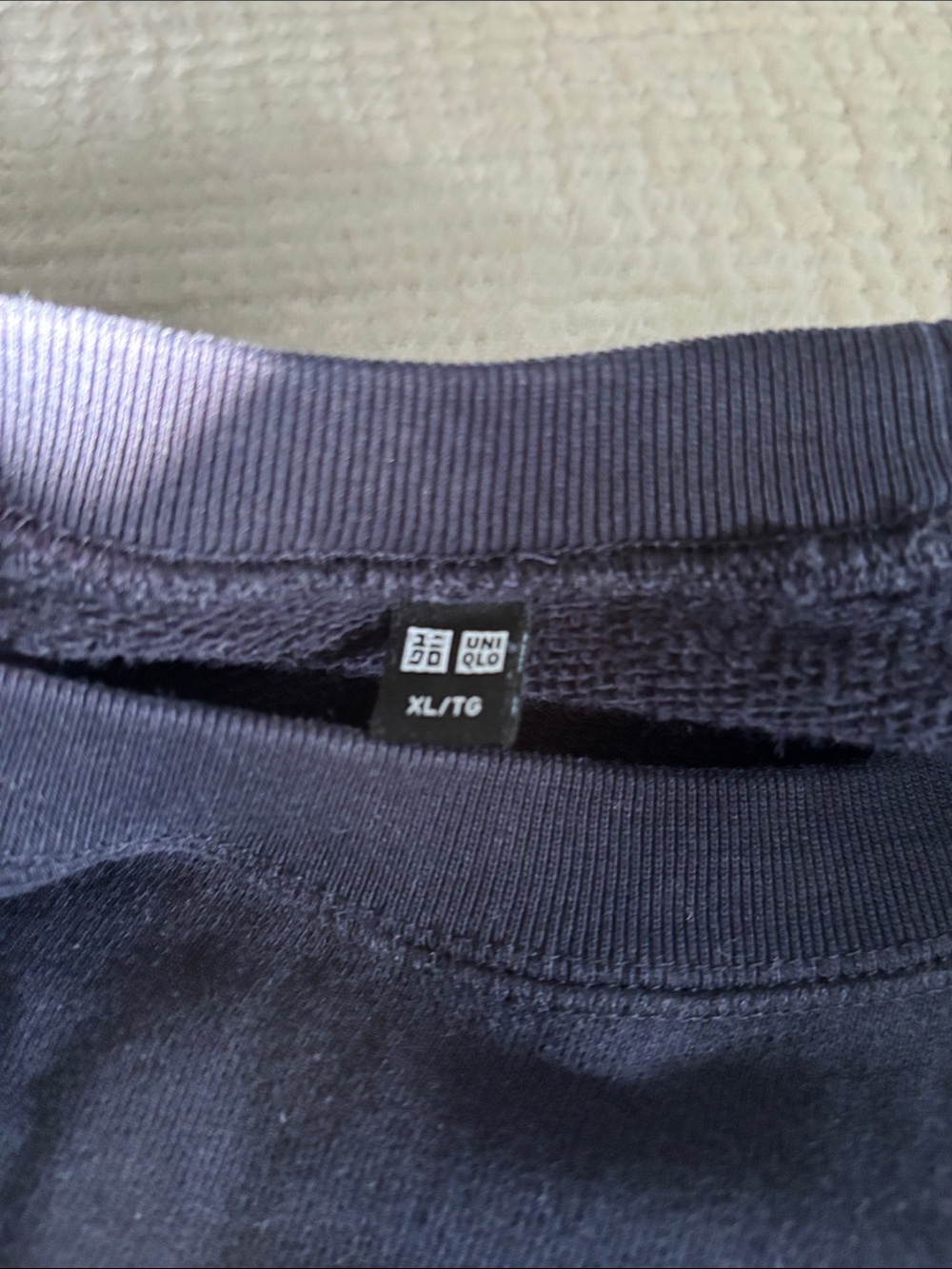 uniqlo navy blue crewneck sweater size XL - Picture 5 of 5